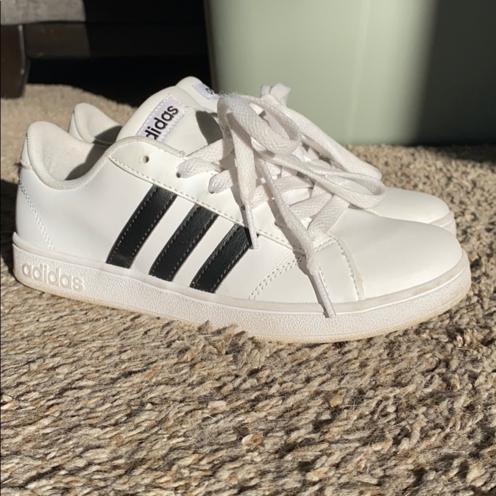 Adidas classic sneakers